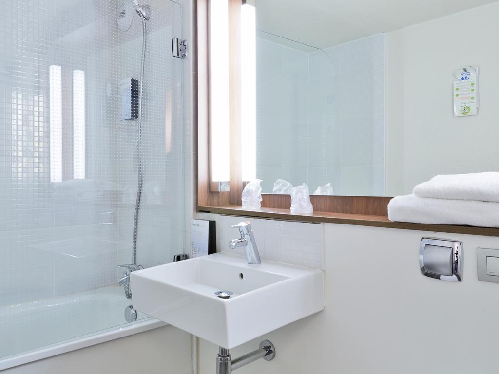 B&B Hotel Roissy - Saint Witz Ex-Campanile Roissy - Saint Witz Экстерьер фото